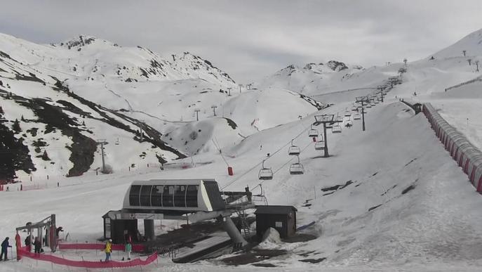 El tancament de pistes alenteix l'arribada de gent a les segones residències del Pirineu