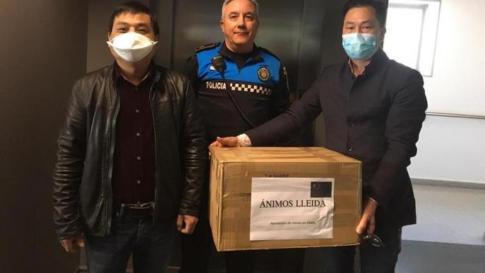L’associació de xinesos dóna 2.000 màscares