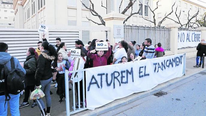 L’Ampa de l’Àngel Guimerà aplaudeix que el centre obri i la matrícula de P3