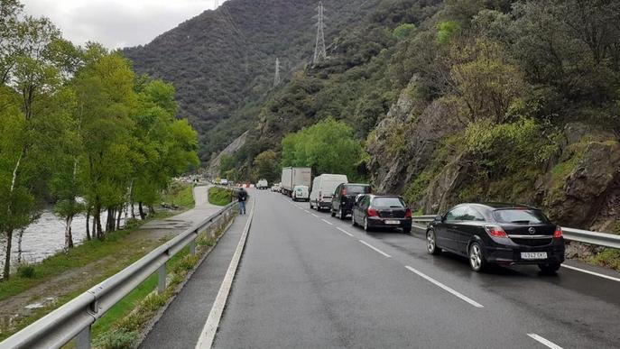 El Govern inspecciona la xarxa viària del Pirineu pel risc d’allaus de terra