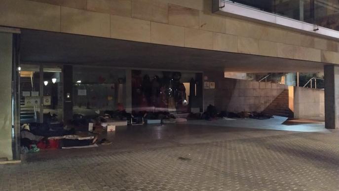 Més persones dormen al ras al Centre Històric de Lleida