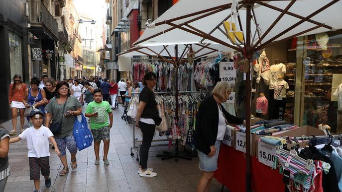 El Mercat de les Rebaixes de l'Eix plantarà cara a la Covid amb la meitat de parades