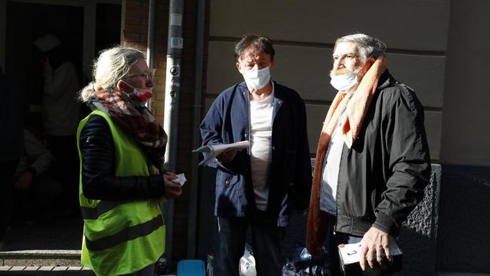 ⏯️ Aldarulls i una dona detinguda durant el desnonament de tres persones a Lleida