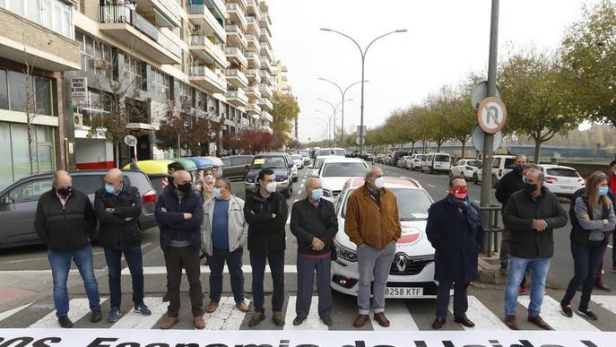 ⏯️ Marxa d'uns 150 vehicles per mostrar la indignació empresarial a Lleida