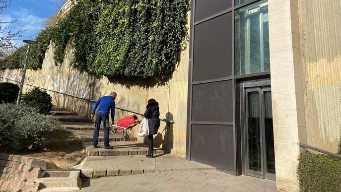 Queixes per l'avaria de l'ascensor de l'Escorxador