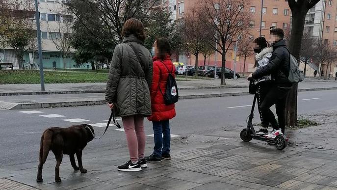 Patinets fora de la vorera i a 25 km/h