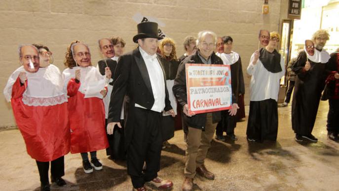 El Carnaval de Lleida arranca amb teatre de disbarat