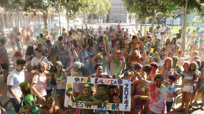 La festa major de Balàfia s'omple de colors amb el Holi Festival