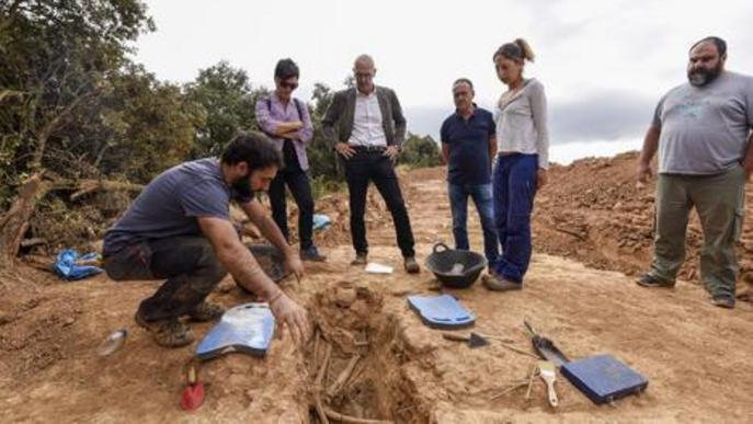 Troben els cossos de tres soldats en l'exhumació d'una fossa a Vilanova de Meià