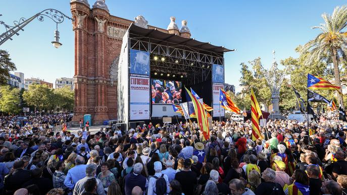 L'acte unitari de les entitats independentistes per l'1-O congrega 11.000 persones