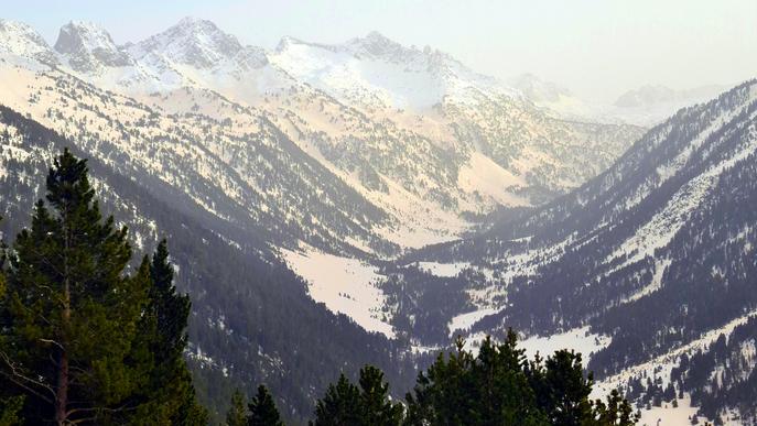 ⏯️ La pols sahariana comença a tenyir de marró la neu del Pirineu