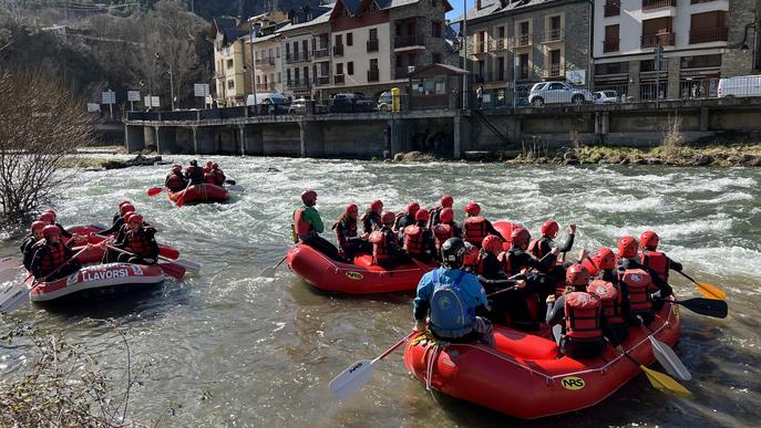 ⏯️ Arrenca la temporada de ràfting al Pallars Sobirà amb un grup d'escolars de les Canàries