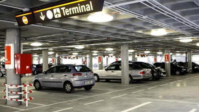 Un lleidatà confinat a França reclama a Aena que no cobri l’estacionament del seu vehicle, aparcat a l’aeroport de Barcelona des del març