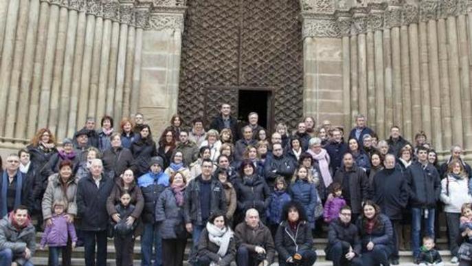 Un centenar de veïns de l’Urgell visiten el patrimoni d’Agramunt