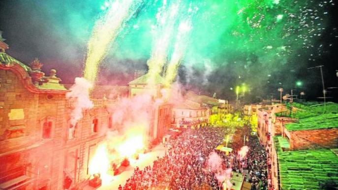 L'Aquelarre incendia Cervera