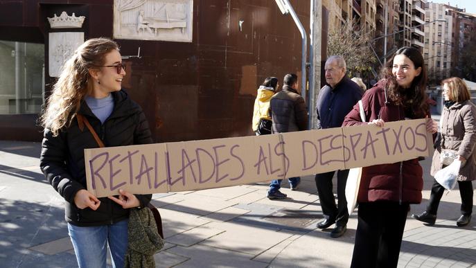 ⏯️ Desenes de sanitaris es concentren als serveis territorials de Salut a Lleida