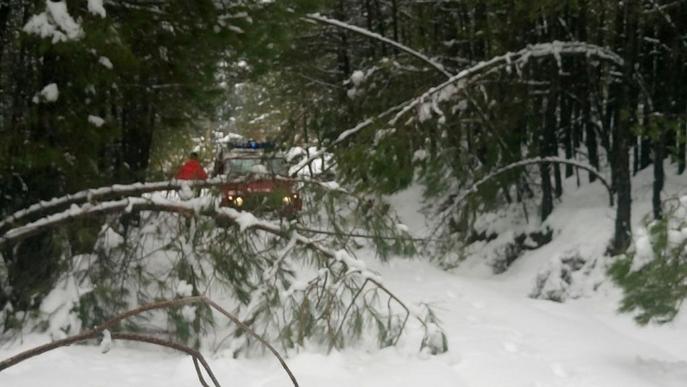 Els bombers evacuen set persones atrapades per les nevades en una casa rural de Coll de Nargó