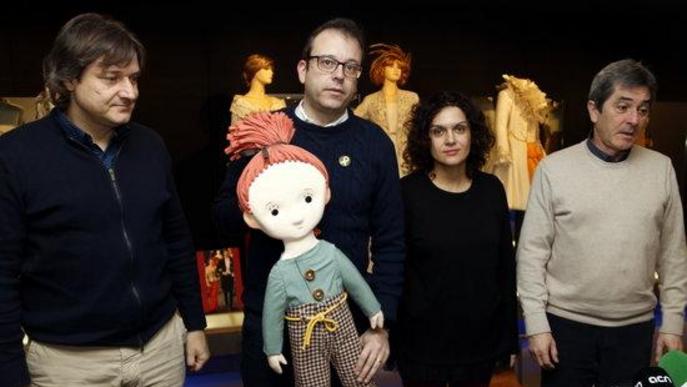 El Museu de Vestits de Paper de Mollerussa crea un personatge de ficció per descobrir l'equipament al públic infantil