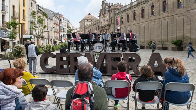 Cervera reuneix 200 acordionistes en la commemoració del Dia Mundial de l’acordió i entrega els Premis Recercat 2019