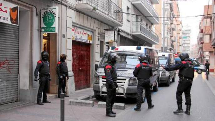 Una dotzena de detinguts a Lleida en una operació policial contra una banda de lladres