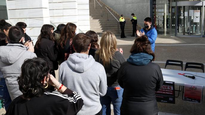 Demanen un any i mig de presó a un jove de la Seu acusat d'agredir dos mossos