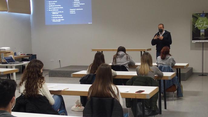 Una seixantena de persones s'inscriuen a la Borsa de treball de Fira de Mollerussa