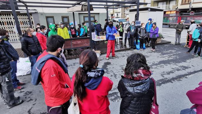 Retiren milers de quilos de residus del curs de la Noguera Pallaresa