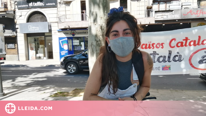 Ainara Etxerria, 22 anys: "M’agrada comprar un llibre a la gent que crec que li farà il·lusió i regalar-li"