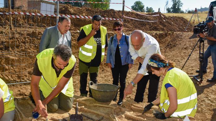 Troben restes de 17 persones en l'exhumació de la fossa de Figuerola d'Orcau