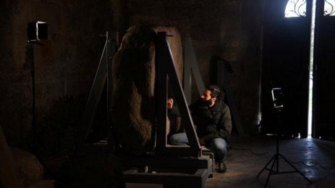 Una restauració "quirúrgica" permet recuperar els gravats dels menhirs del Solsonès