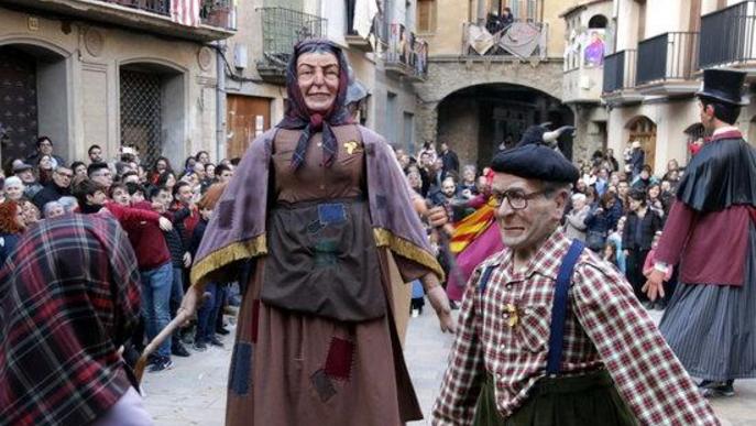 Un jutge Llarena "dicta sentència" a tots els veïns de Torà en la Festa del Brut i la Bruta