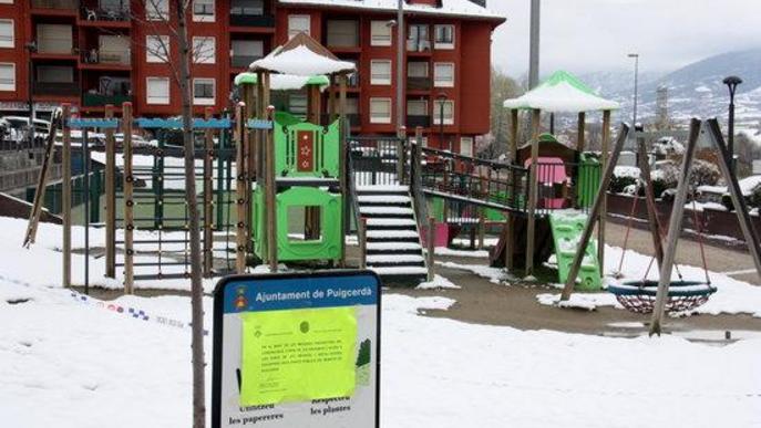 La neu torna a tenyir de blanc diversos punts del Pirineu tot i l'inici de la primavera