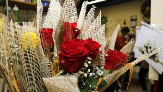 Roses a domicili per no perdre la tradició de Sant Jordi malgrat el coronavirus