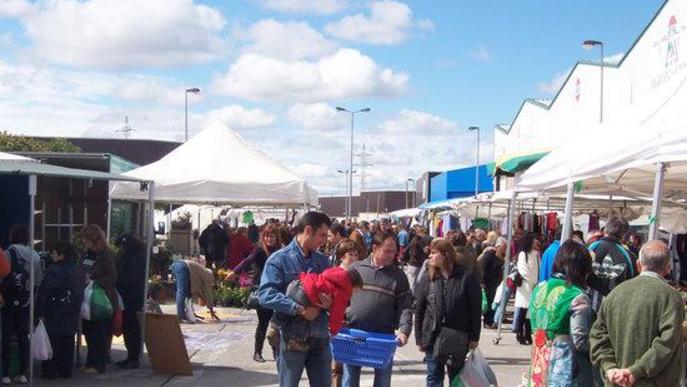 Reobre el Mercat Municipal de Torrefarrera amb menys parades i extremant les mesures de seguretat