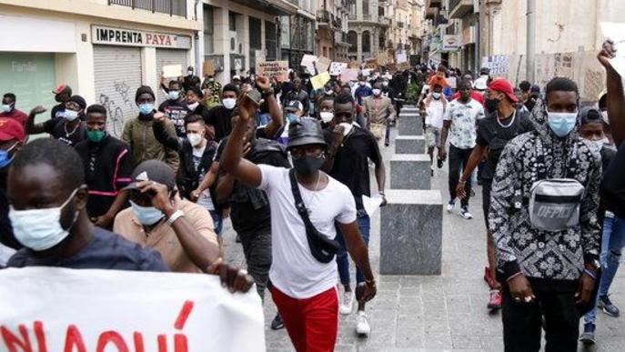 ⏯️ Centenars de persones es manifesten a Lleida contra el racisme