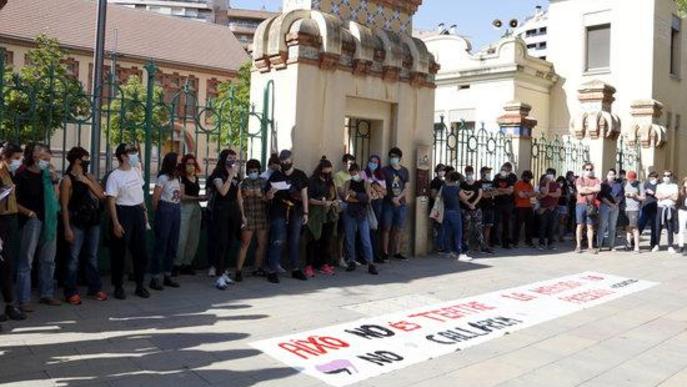 ⏯️ Concentració a Lleida contra els abusos sexuals a l'Aula de Teatre