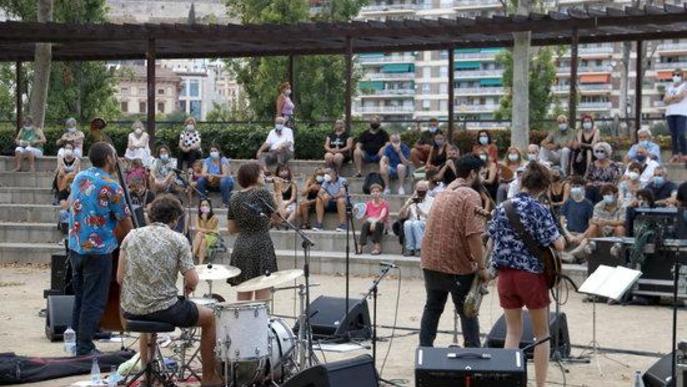 La New Orlinyes Jazz Band durant l'actuació de dissabte al vespre a l'Amfiteatre dels Camps Elisisis