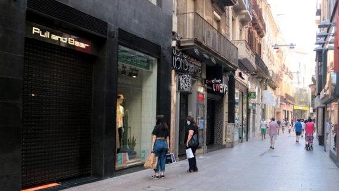 Seguiment a mig gas del comerç de Lleida del festiu d'obertura autoritzada