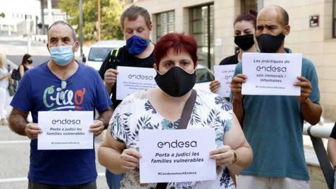 ⏯️ Lleida acull el primer judici a Catalunya a una família vulnerable per l'impagament de factures de la llum