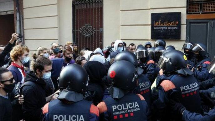 ⏯️ Tensió entre Mossos i activistes de la PAH durant un desnonament a Lleida