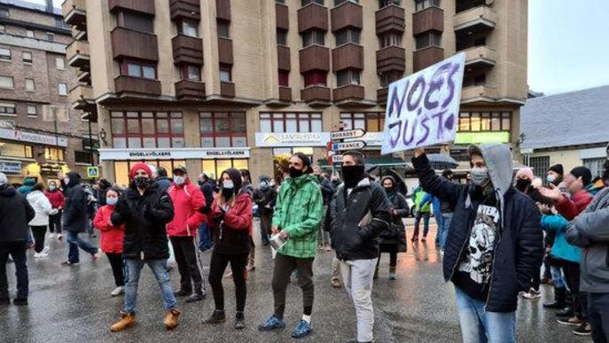 ⏯️ Tallen el trànsit a Vielha per reclamar mesures per l'hoteleria