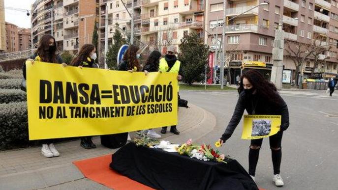 ⏯️ "Enterrament" de la dansa a Lleida per denunciar la situació crítica que viu el sector