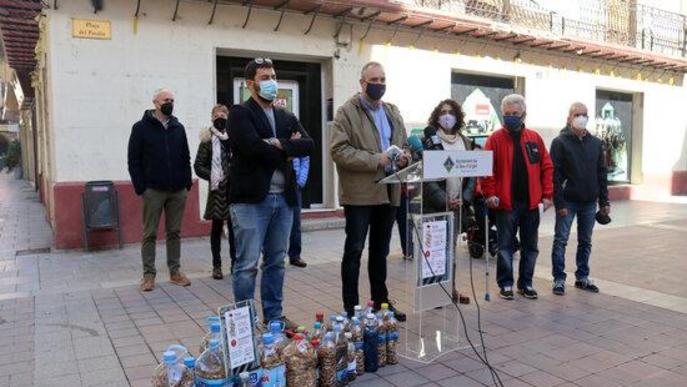 ⏯️ La Seu d'Urgell 'exposa' burilles de tabac al carrer per conscienciar a la població