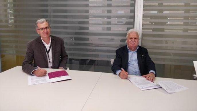 El director de l'IRBLleida, Diego Arango i el president de la Fundació Joan Oró, Francesc Oró