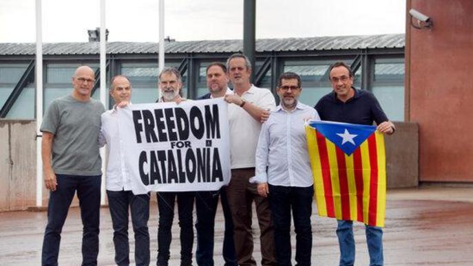 Surten de les presons els nou líders independentistes després de la concessió dels indults