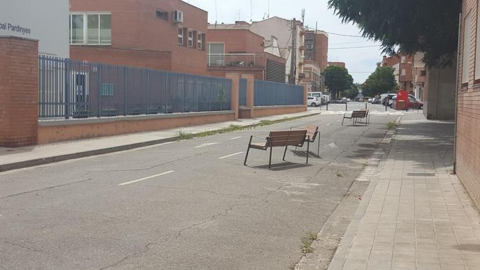 L’ajuntament de Lleida vianalitza el carrer Enginyer Cellers amb pilones i nou mobiliari urbà