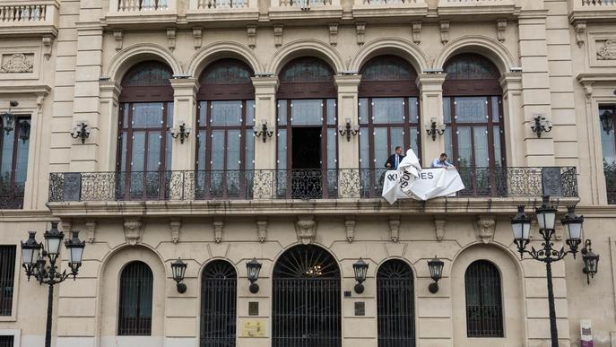 La Paeria retira fins al dia de les eleccions la pancarta de suport als presos i exiliats