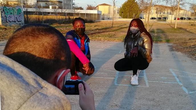 ⏯️ Joves de Lleida graven un videoclip contra el racisme, el 'bullying' i la intolerància