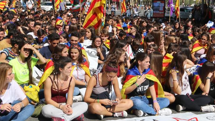Més de 800 estudiants surten al carrer a Lleida i participaran al dispositiu unitari de l'1O
