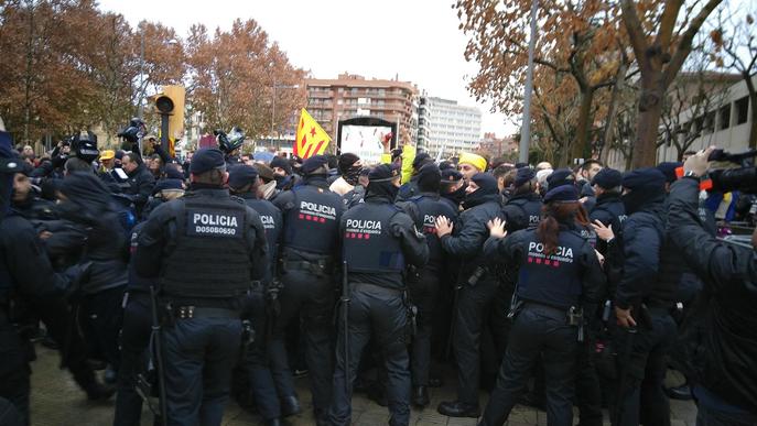 Calma tensa al Museu de Lleida després de les càrregues policials contra els manifestants